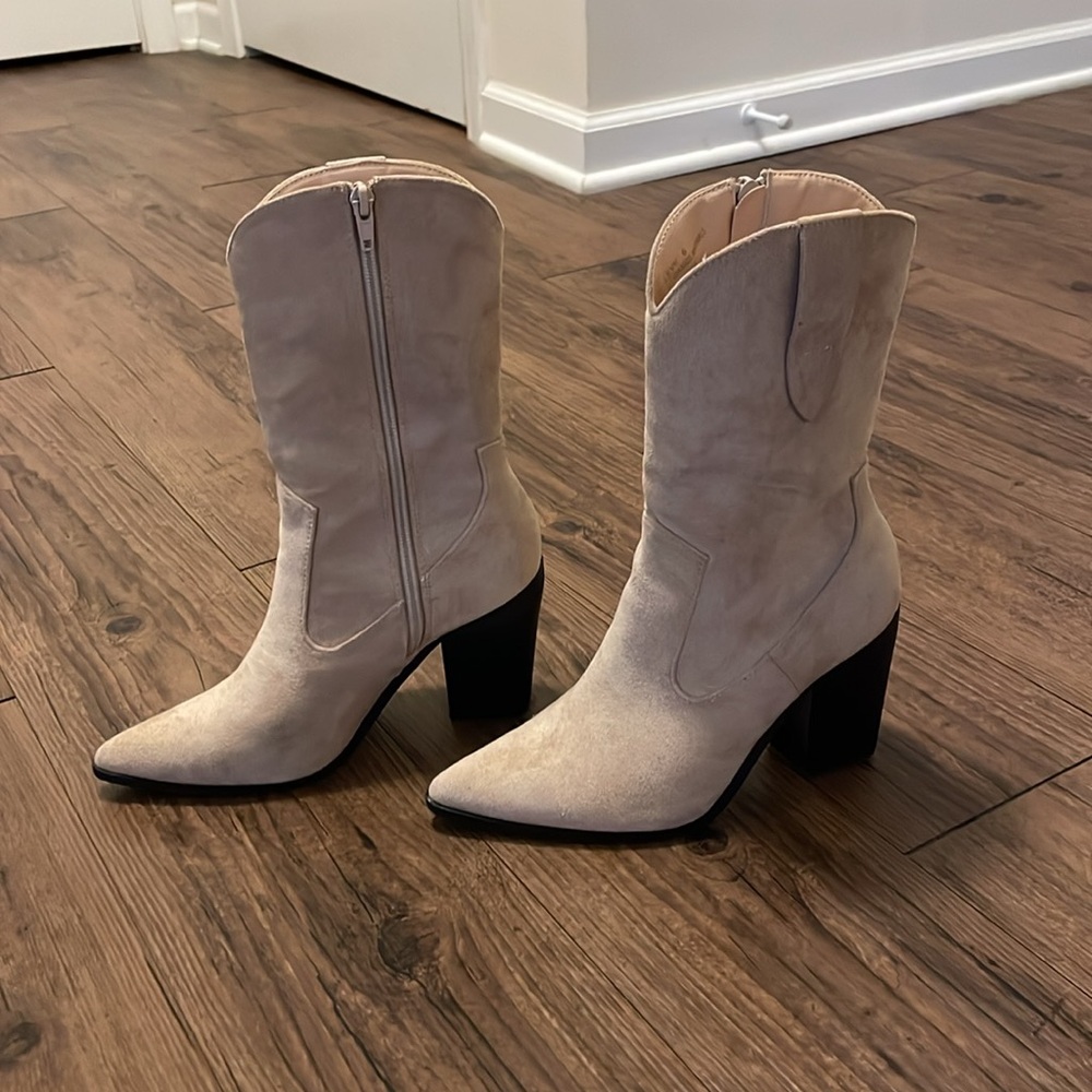 Western Style Boot - Picture 3 of 3